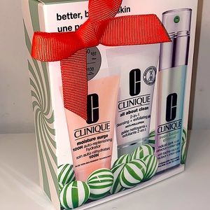 New: Clinique Gift Set Cleanser/Exfoliator, Dark Spot Remover, Moisturizer